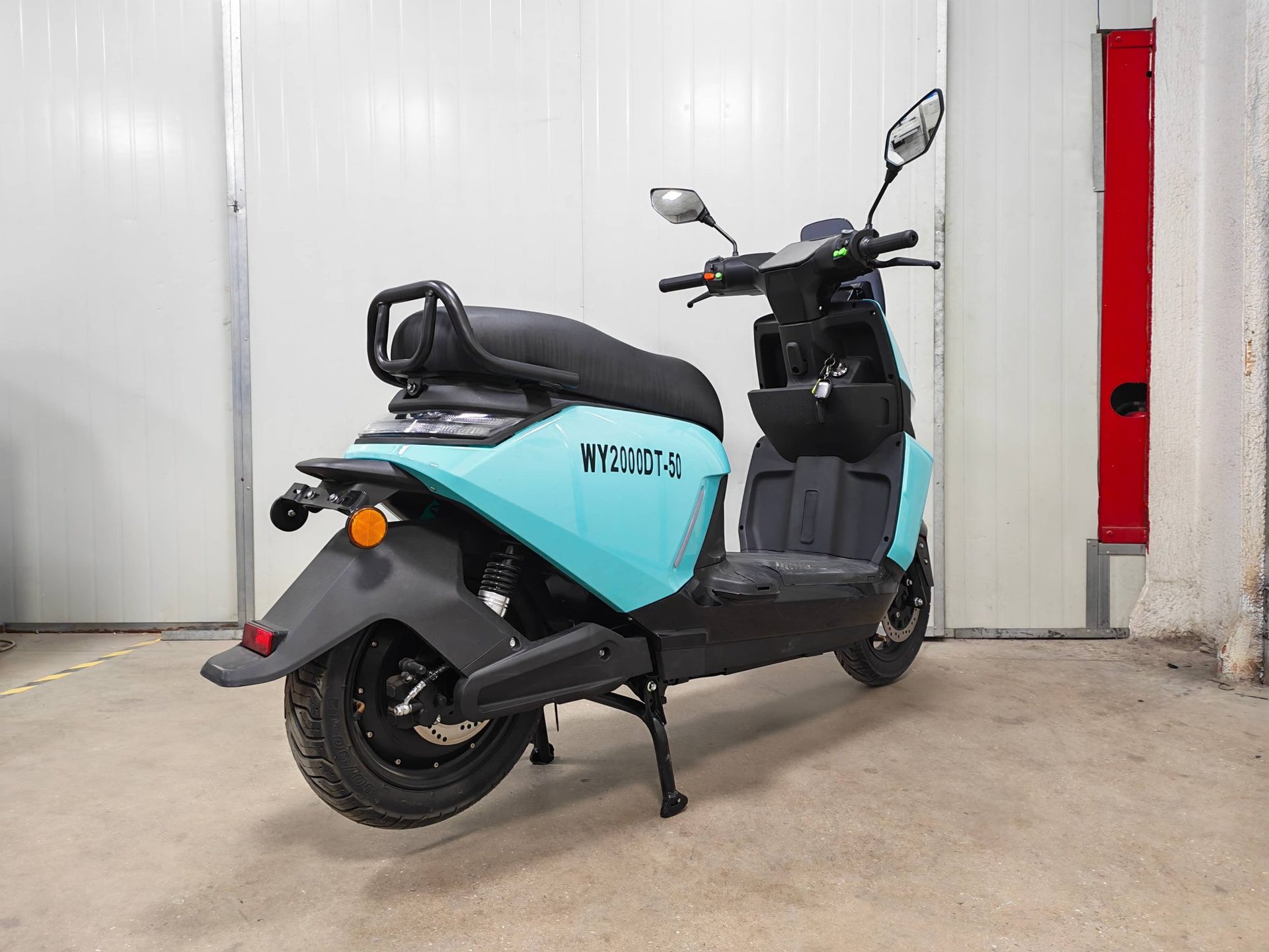 ID7 Urban Scooter — Rear Left Angle
